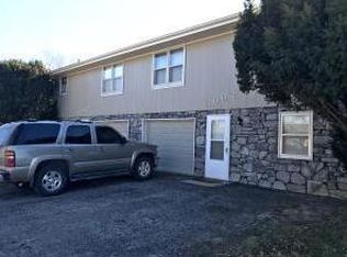 3002 Cambridge St, Saint Joseph, MO 64506