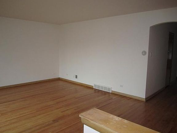 4th image of 6917 Birchwood Ave