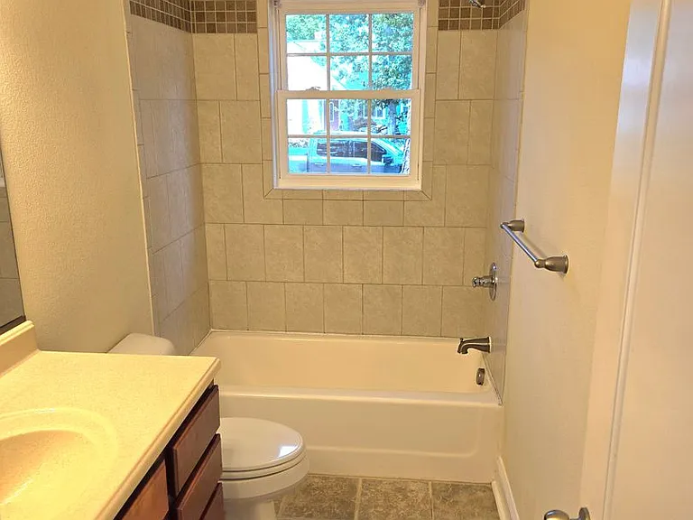 2201 Pershing Ave — Photo 25