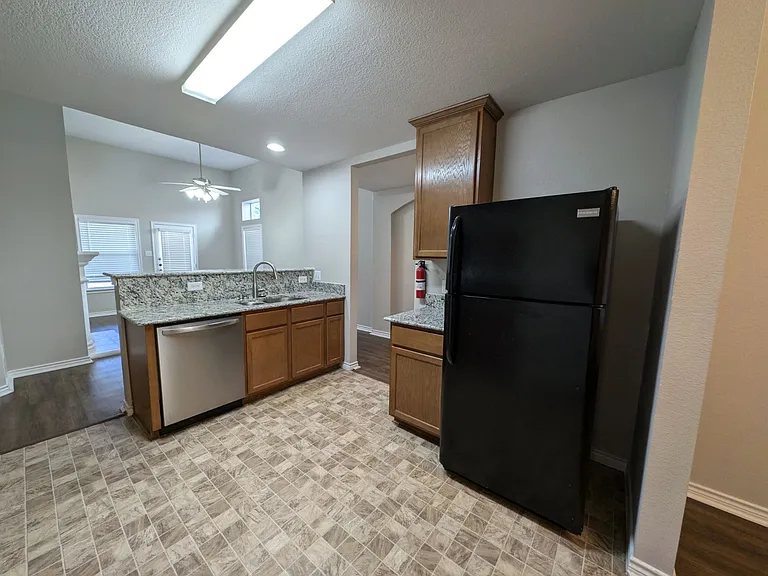 8915 Wild Rose Ln — Photo 9