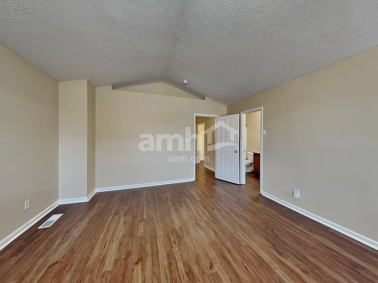11408 Loudon Ln — Photo 10