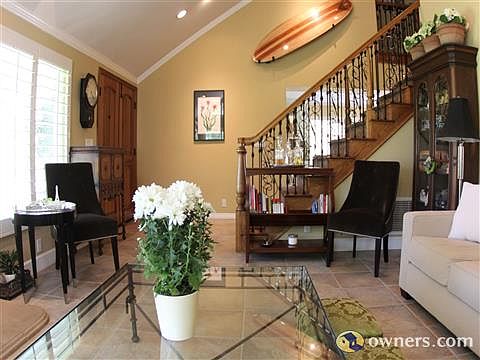 Living room/ Recessed lighting/ Custom fireplace