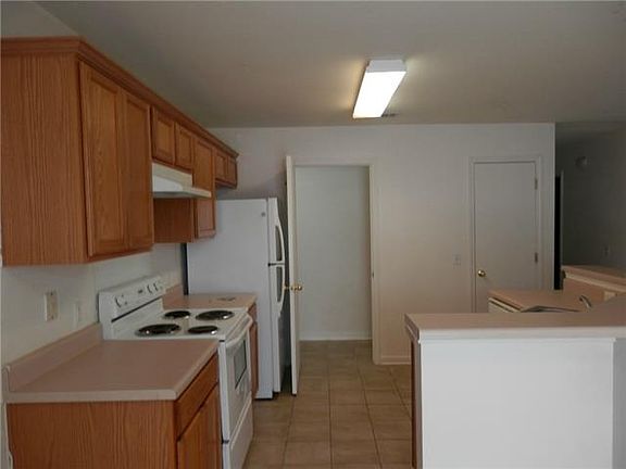 5th image of 3201C El Salido Pkwy APT 211