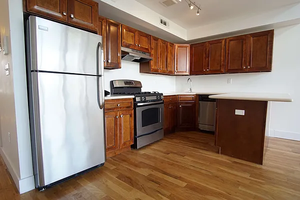 Rented by Lofts and Flats LLC | media 32