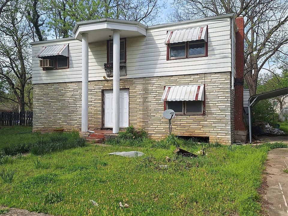 1st image of 425 W 8th St