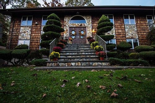 1st image of 329 Lighthouse Ave