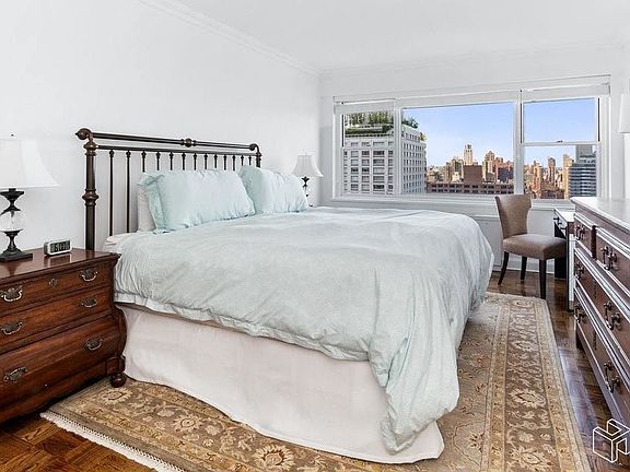 5th image of 215 E 68th St APT 32J