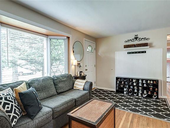 4th image of 5 Alder Ln