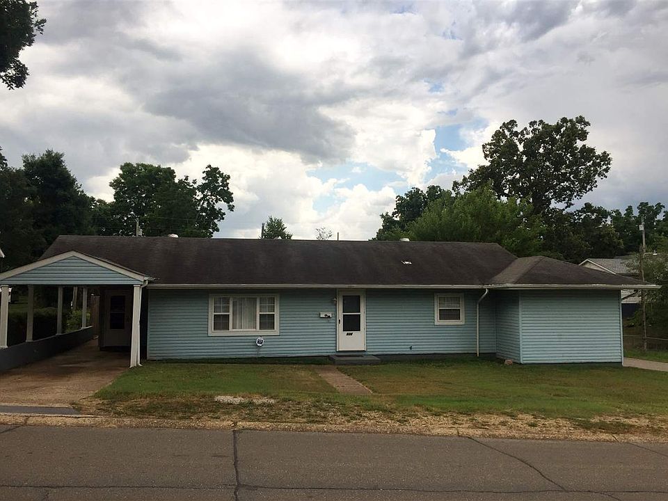1st image of 934 Hickory St
