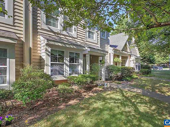 3rd image of 1455 Ashland Dr