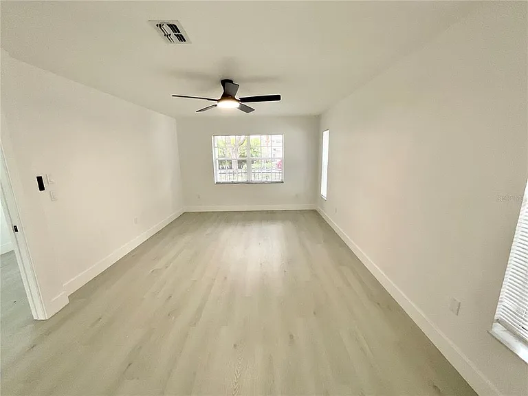 1307 Belcher Dr — Photo 13