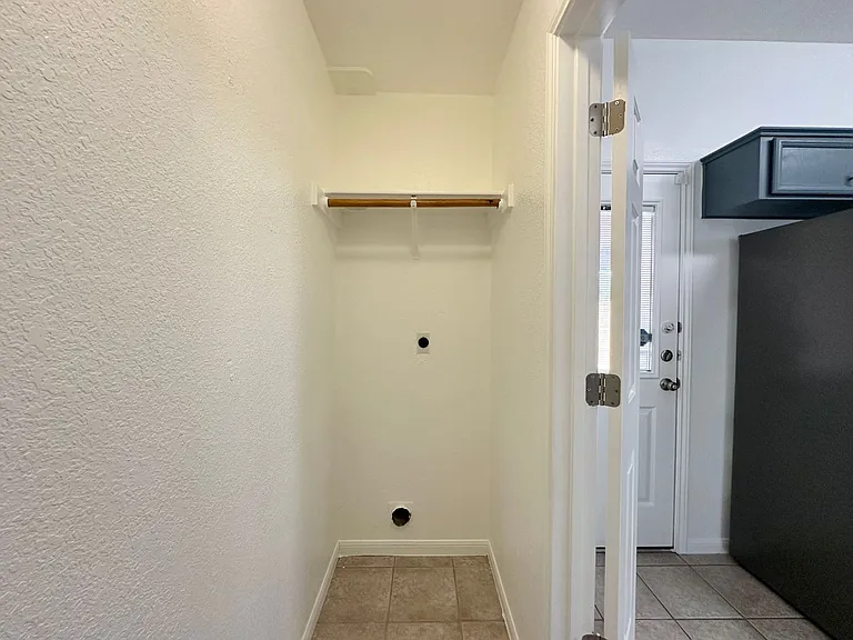 2703 Edgefield St — Photo 36