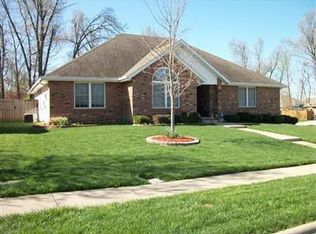 4002 W Greenwood St, Springfield, MO 65807