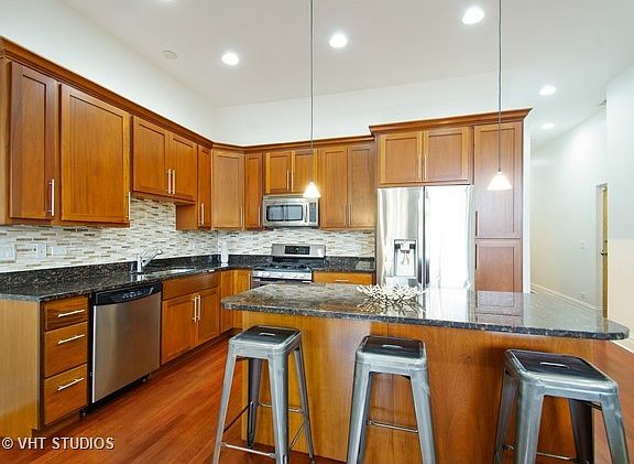 5th image of 3418 W Foster Ave APT 202