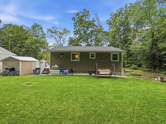 3rd image of 48 Sorrento St