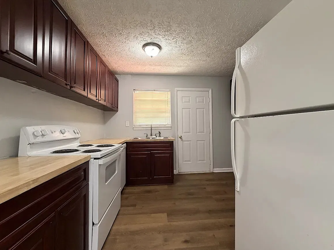2 bed, $1,295 — Photo 3