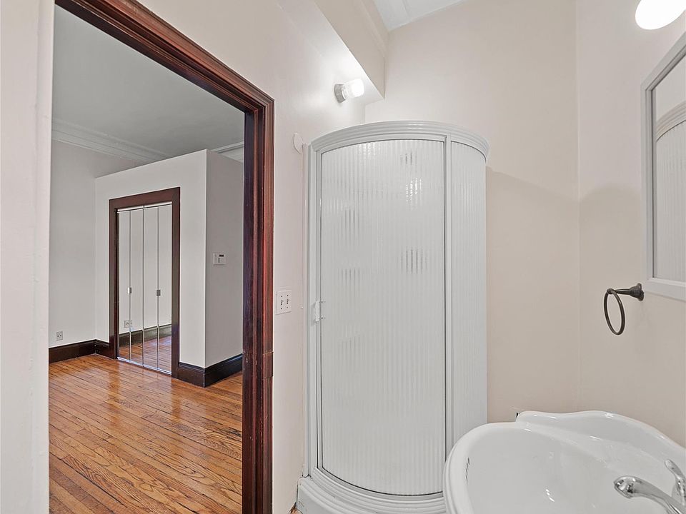 3941 Trumbull St, photo 11