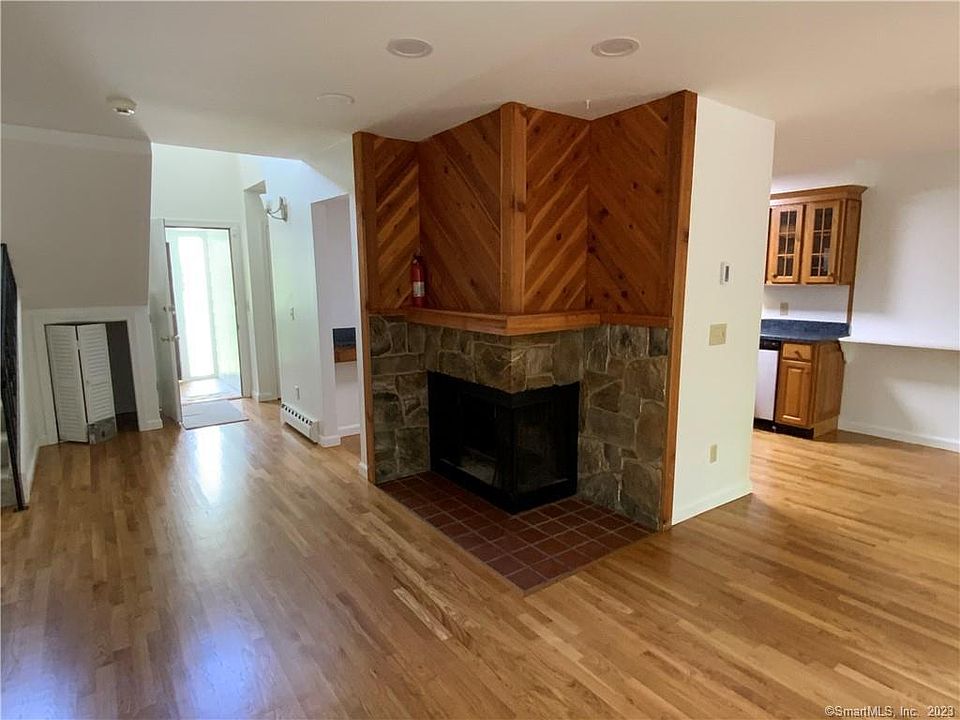 Lakeridge Apartments Torrington, CT Zillow