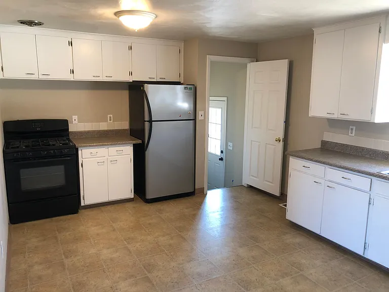 707 James St — Photo 10