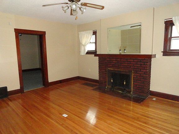 3rd image of 1214 W High St