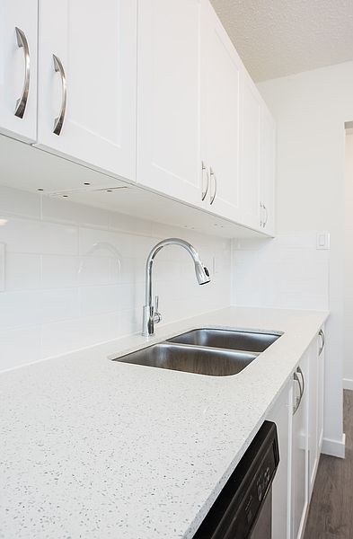 Edmonton Apartment for rent - 2 Bedrooms — photo 18