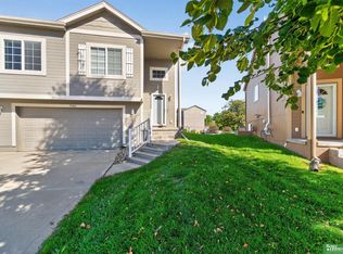 19160 Drexel Cir, Omaha, NE 68135