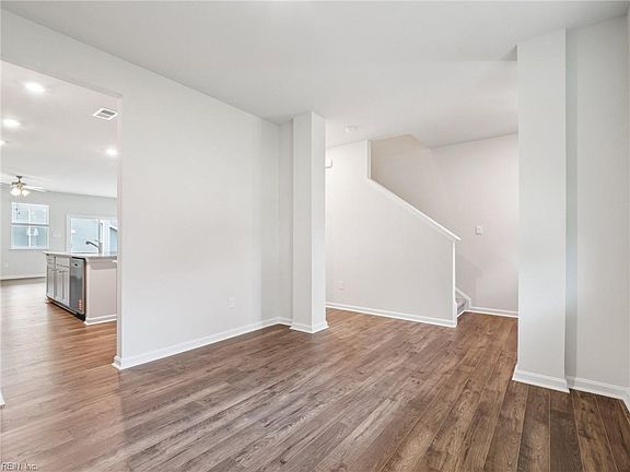 4th image of 115 Gallop Way