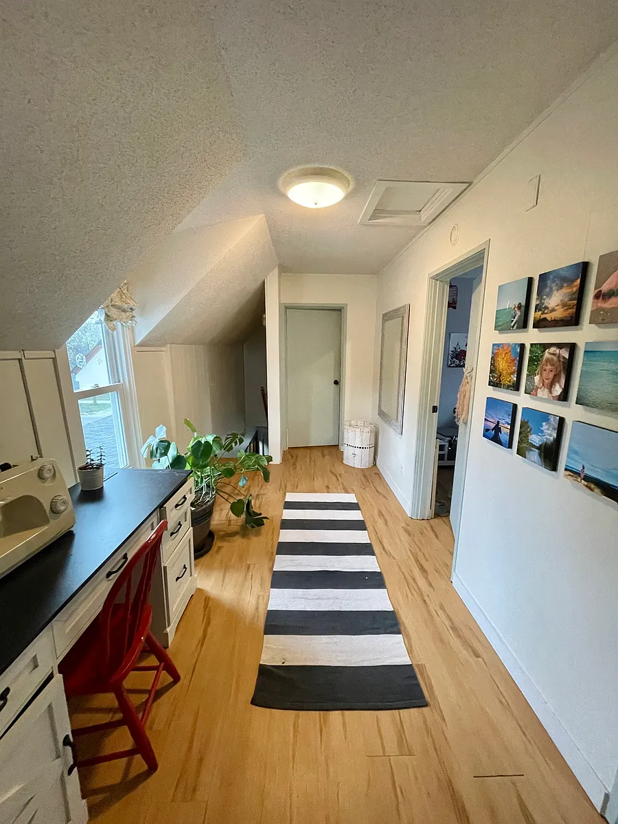 upstairs hallways and work desk. looking fro the bathroom. - 319 Wadsworth St