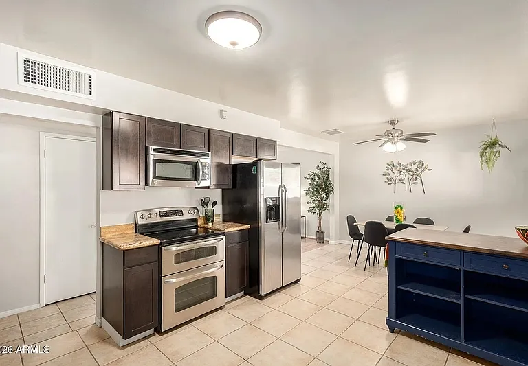 1412 W 7th Pl — Photo 5