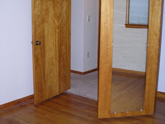 5th image of 1420 W C St