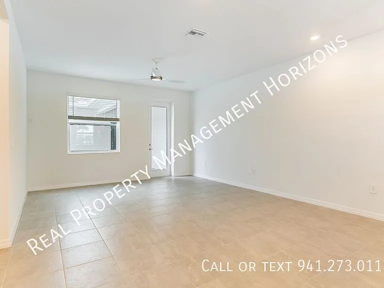 1929 Transom Ln — Photo 1
