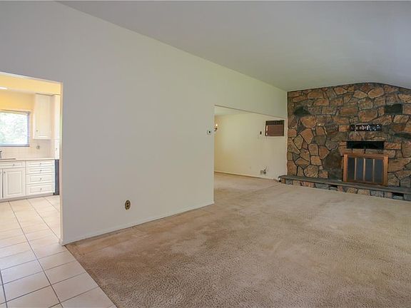 4th image of 66 Renee Ln