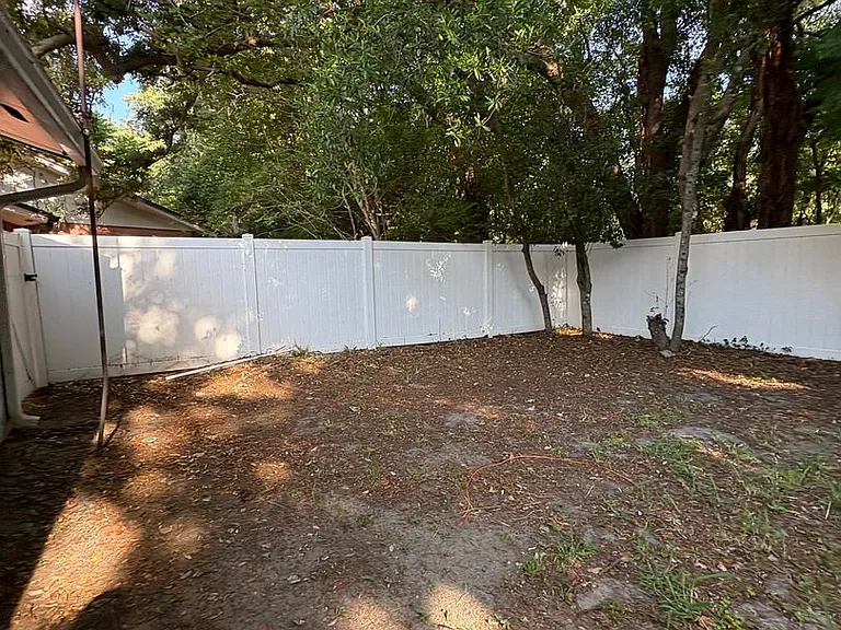 2292 Menomonee Ct — Photo 9
