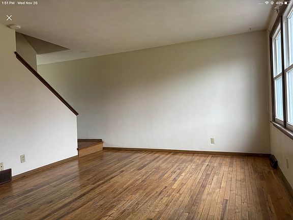 2nd image of 2820 Hawthorne Dr