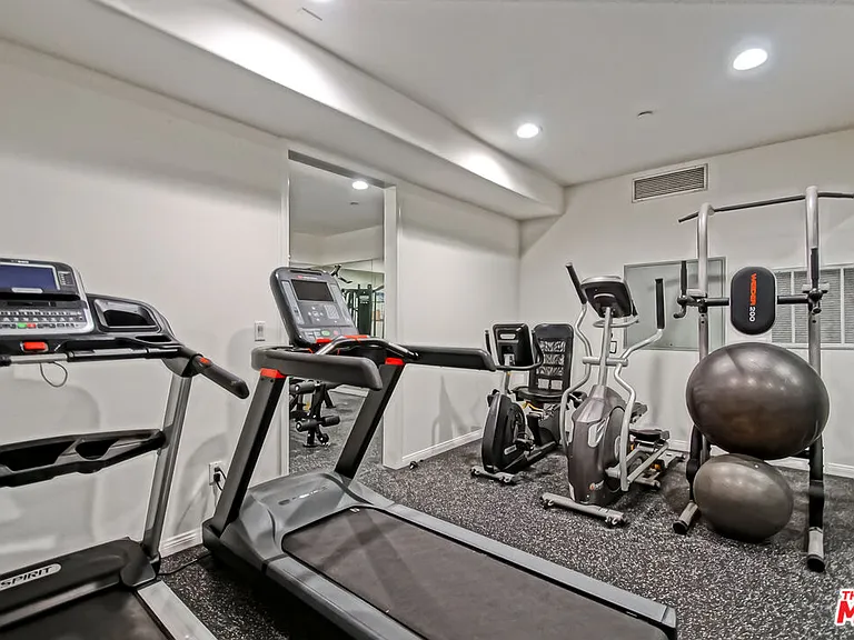 1875 S Beverly Glen Blvd #101 — Photo 38