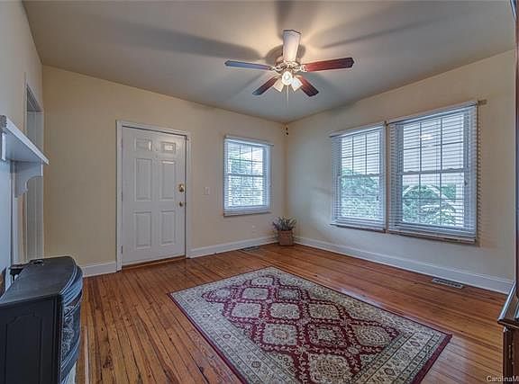 4th image of 1204 Catawba St