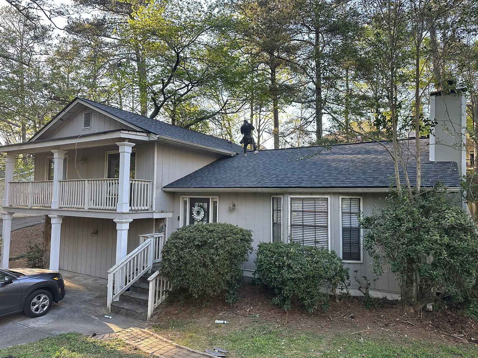 1074 Lynmoor Dr NE — Photo 2