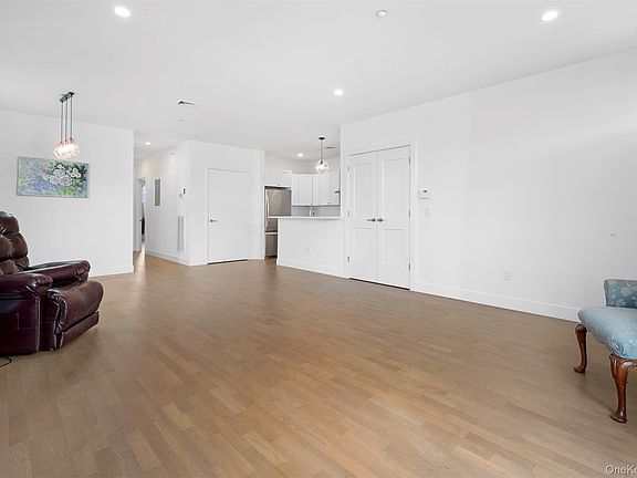 5th image of 401 Breton Way