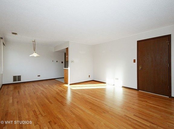 3rd image of 5407 W 129th Pl #1106