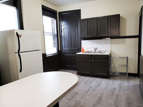 3rd image of 3019 S Parnell Ave