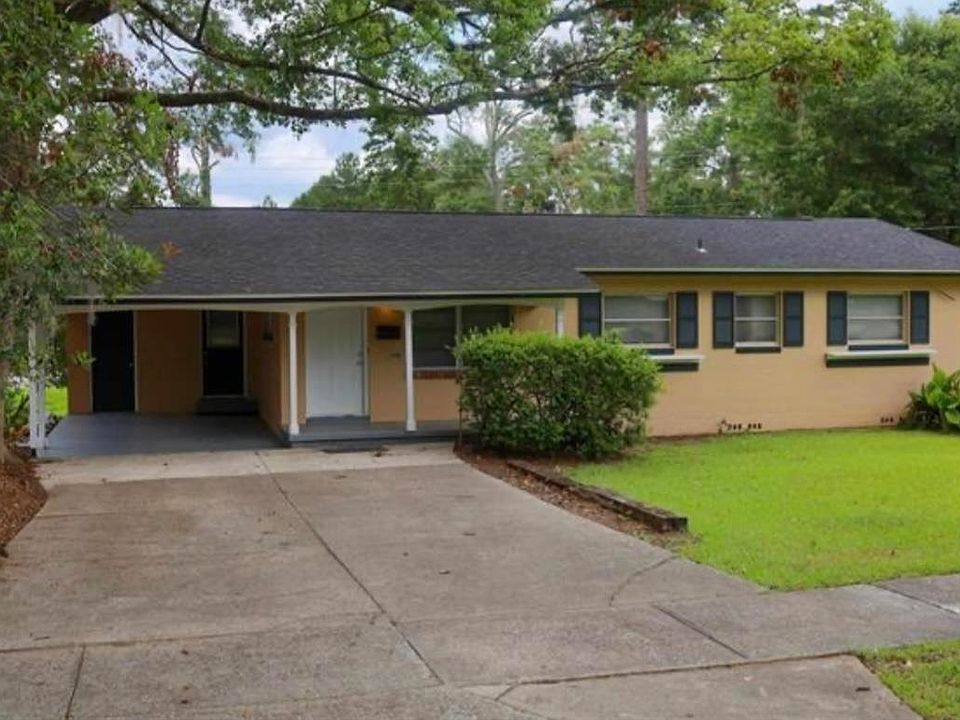 1st image of 406 Fairbanks Dr