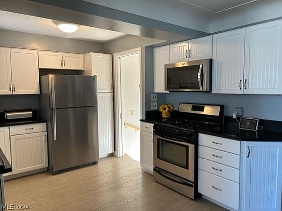 4th image of 6463 Fernhurst Ave