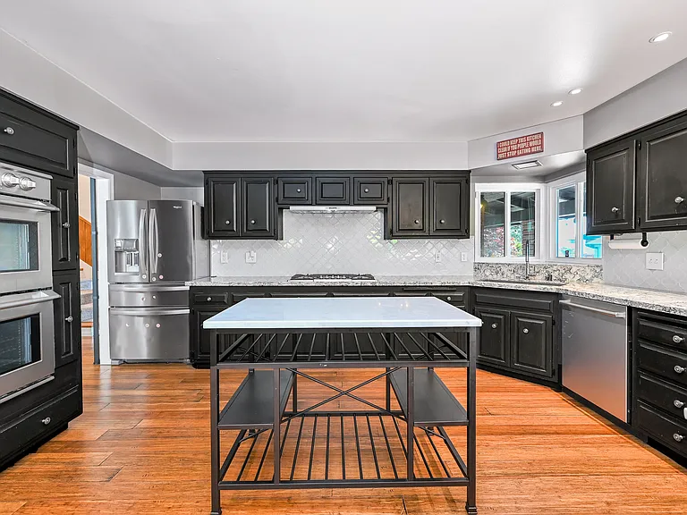 4871 Beacon Hill Dr — Photo 11