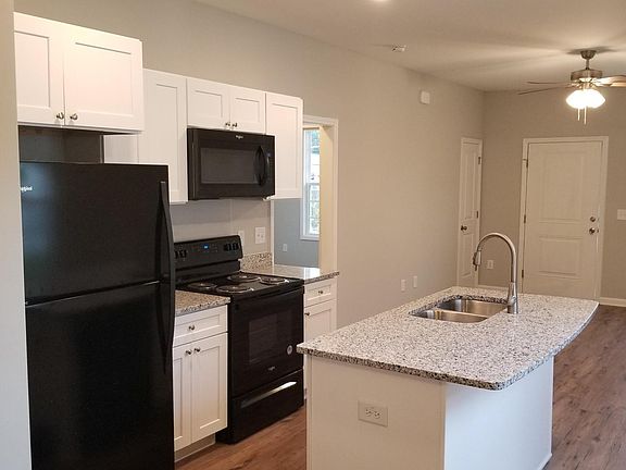 3rd image of 1231 Rainey St #101
