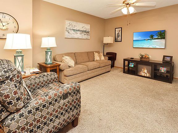 3rd image of 1121 Meadow View Ct Unit 3