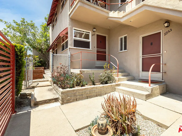 2955 Berkeley Ave — Photo 2