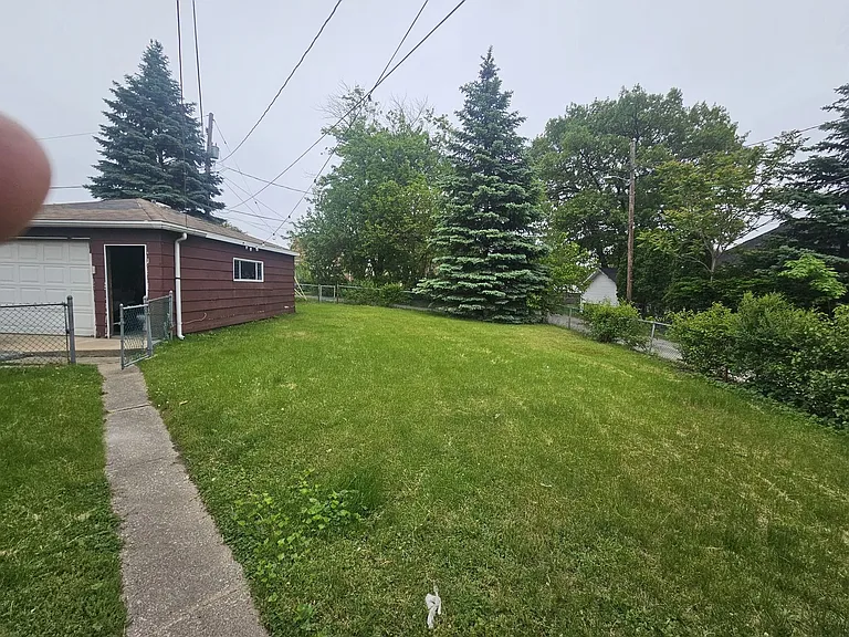 18139 Oakwood Ave — Photo 5