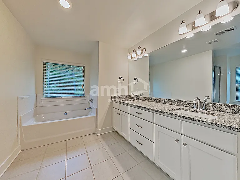 1084 Adams Haven Bnd — Photo 10