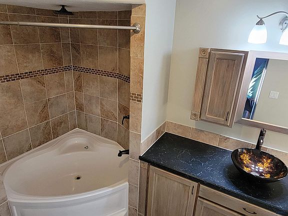 5th image of 4144 Fleetwood Dr