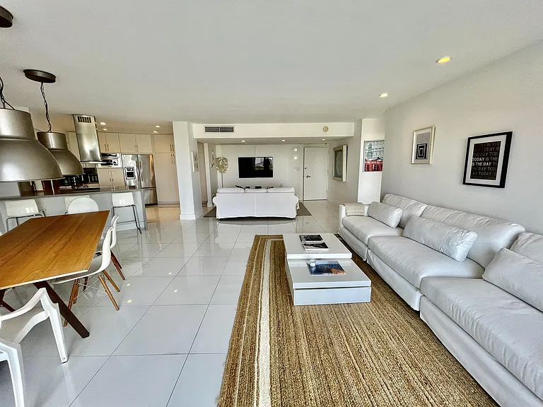 5161 Collins Ave #1718 — Photo 33